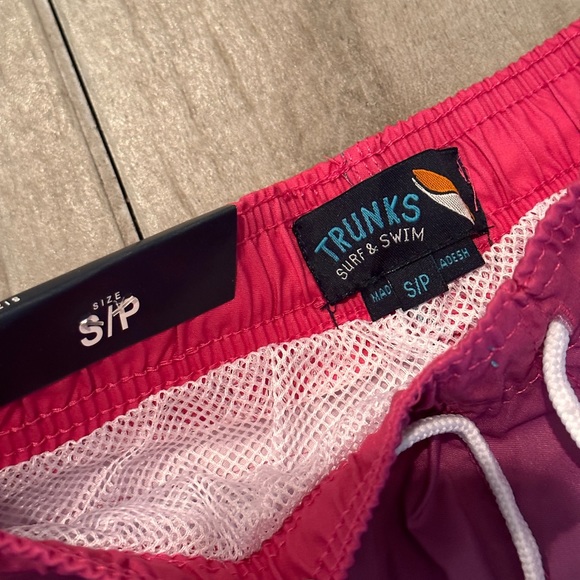 Super cute TRUNKS Surf & Swim trunks- BNWT Retail: $38 size small (8) - Picture 2 of 3